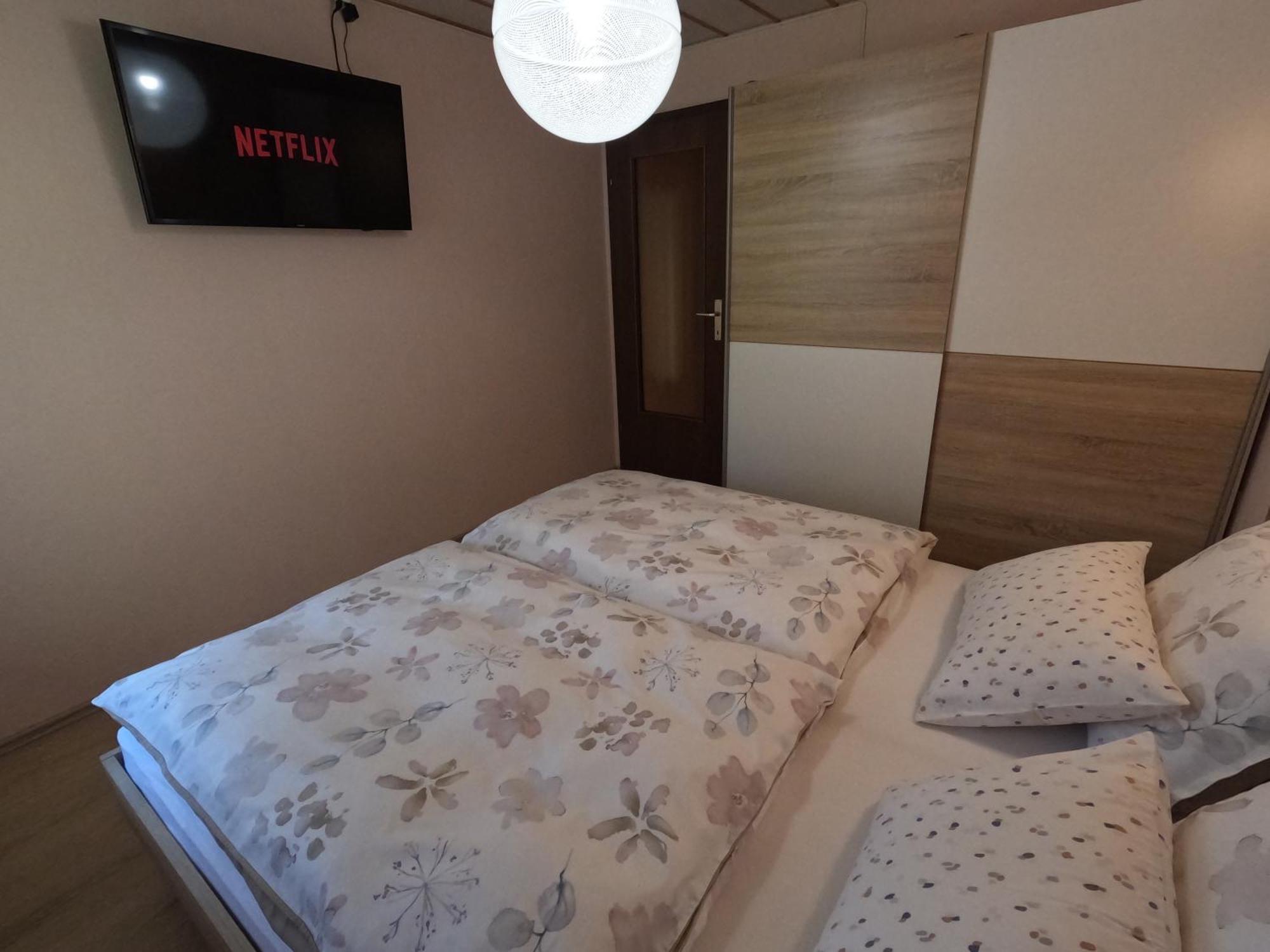 Holiday Home Forest Peace, Lavrovec Hlevni Vrh Экстерьер фото